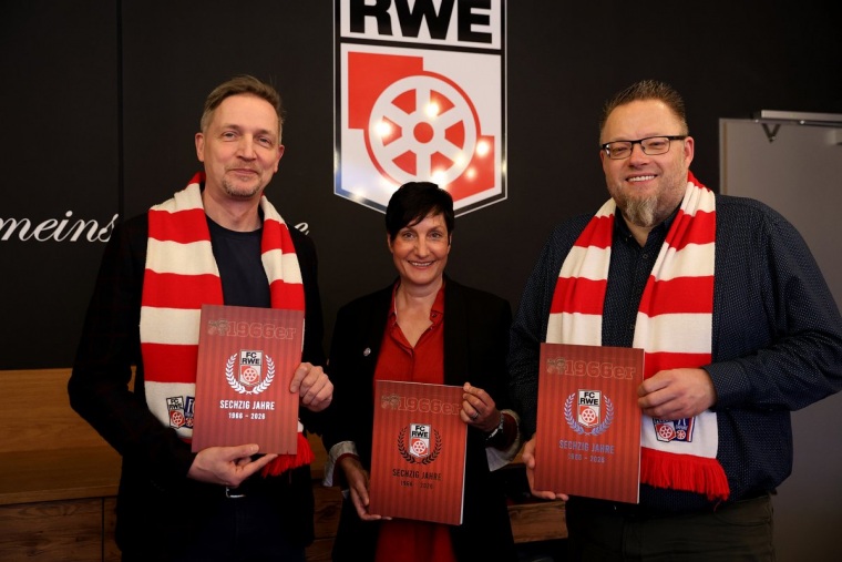 Fördermittelübergabe durch Staatssekretär König an RWE eV und Fanrat eV am 09.01.2026