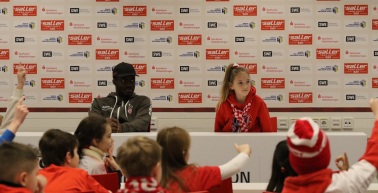 Schulklassen on Tour: Rot-Weiß zum Anfassen – und jede Menge staunende Gesichter