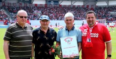 Armin Romstedt zum Ehrenmitglied ernannt - U13 gewinnt den Landespokal